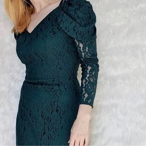 Vintage Dark Green Off-The-Shoulder Princess Sleeve Stretch Lace Gown 11…